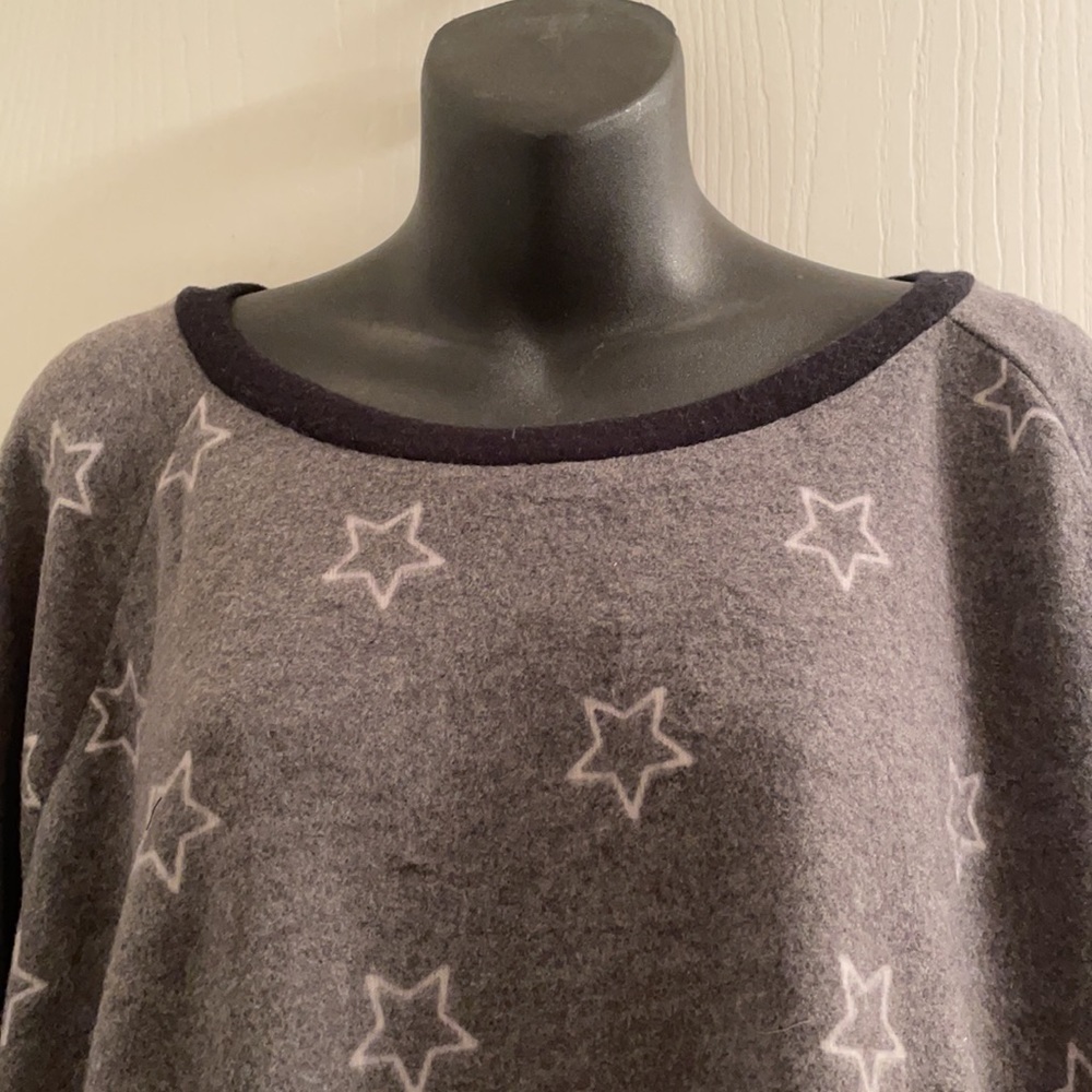 (3X) Plus Size Star Print Sweater - Picture 3 of 5